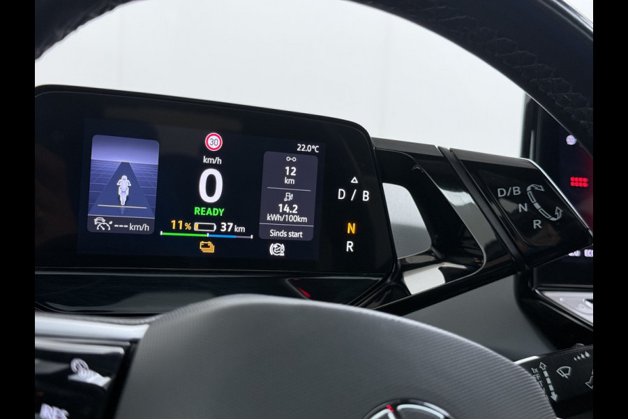 Volkswagen ID.3 First Max 62kWh Pano-Dak Elektr.Stoelen Adap.Cruise Camera Head-Up Matrix-Led Elektr.Stoelen 20"lm Navi Ecc Keyless Advanced SOH 89% Ergo Active Stoelen Stuur+Stoelverwarming Led-a-licht dynamisch Apple Carplay Android Auto Dodehoek detector Origineel Nederlandse Auto € 49.176 nieuw!