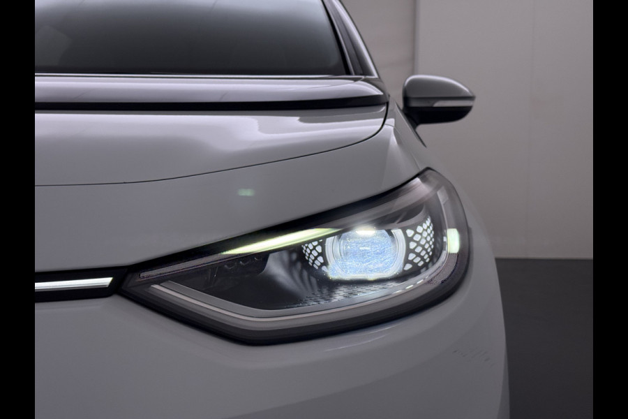 Volkswagen ID.3 First Max 62kWh Pano-Dak Elektr.Stoelen Adap.Cruise Camera Head-Up Matrix-Led Elektr.Stoelen 20"lm Navi Ecc Keyless Advanced SOH 89% Ergo Active Stoelen Stuur+Stoelverwarming Led-a-licht dynamisch Apple Carplay Android Auto Dodehoek detector Origineel Nederlandse Auto € 49.176 nieuw!