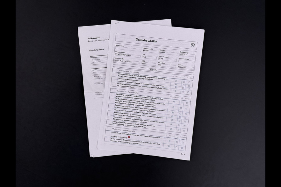 Volkswagen ID.3 First Max 62kWh Pano-Dak Elektr.Stoelen Adap.Cruise Camera Head-Up Matrix-Led Elektr.Stoelen 20"lm Navi Ecc Keyless Advanced SOH 89% Ergo Active Stoelen Stuur+Stoelverwarming Led-a-licht dynamisch Apple Carplay Android Auto Dodehoek detector Origineel Nederlandse Auto € 49.176 nieuw!