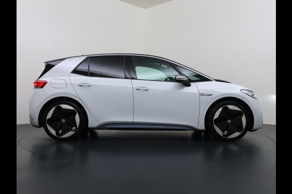 Volkswagen ID.3 First Max 62kWh Pano-Dak Elektr.Stoelen Adap.Cruise Camera Head-Up Matrix-Led Elektr.Stoelen 20"lm Navi Ecc Keyless Advanced SOH 89% Ergo Active Stoelen Stuur+Stoelverwarming Led-a-licht dynamisch Apple Carplay Android Auto Dodehoek detector Origineel Nederlandse Auto € 49.176 nieuw!