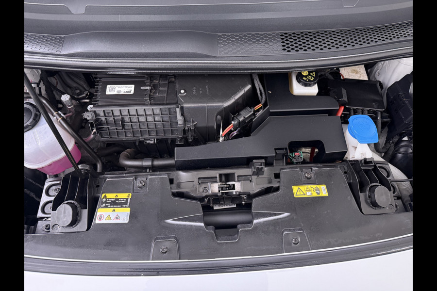 Volkswagen ID.3 First Max 62kWh Pano-Dak Elektr.Stoelen Adap.Cruise Camera Head-Up Matrix-Led Elektr.Stoelen 20"lm Navi Ecc Keyless Advanced SOH 89% Ergo Active Stoelen Stuur+Stoelverwarming Led-a-licht dynamisch Apple Carplay Android Auto Dodehoek detector Origineel Nederlandse Auto € 49.176 nieuw!