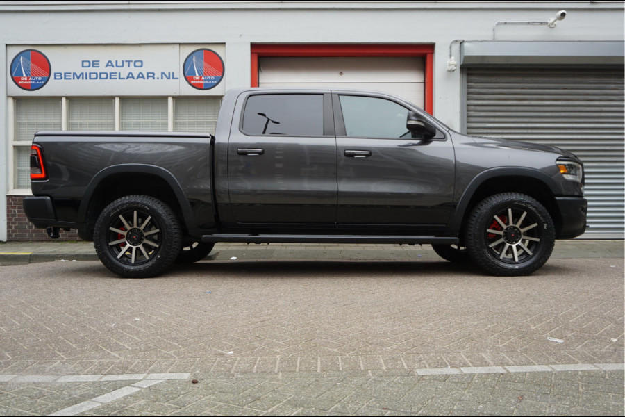 Dodge Ram 1500 5.7 V8 4x4 Rebel Sport | Luchtvering PANO -dak | Black Line | Off Road | Groot Navi | Apple CarPlay | Keyless | 20inch | Harman Kardon | Full LED | LPG onderbouw |3/2026 beurt + 4x Banden  | excl BTW