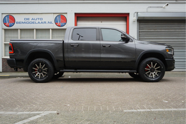 Dodge Ram 1500 5.7 V8 4x4 Rebel Sport | Luchtvering PANO -dak | Black Line | Off Road | Groot Navi | Apple CarPlay | Keyless | 20inch | Harman Kardon | Full LED | LPG onderbouw |3/2026 beurt + 4x Banden  | excl BTW