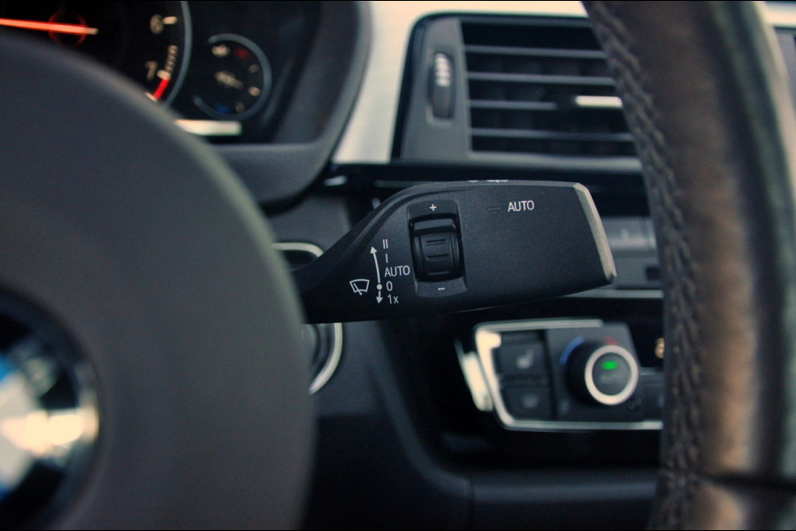 BMW 3-serie 320i M Sport Edition 64.000 km | Tanzanite Blauw | Zeer mooie auto!