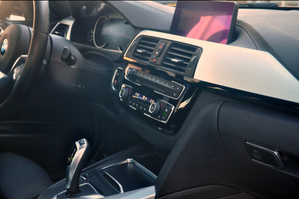 BMW 3-serie 320i M Sport Edition 64.000 km | Tanzanite Blauw | Zeer mooie auto!