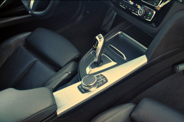 BMW 3-serie 320i M Sport Edition 64.000 km | Tanzanite Blauw | Zeer mooie auto!