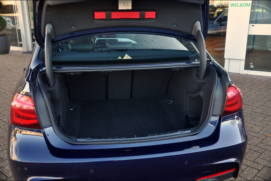 BMW 3-serie 320i M Sport Edition 64.000 km | Tanzanite Blauw | Zeer mooie auto!