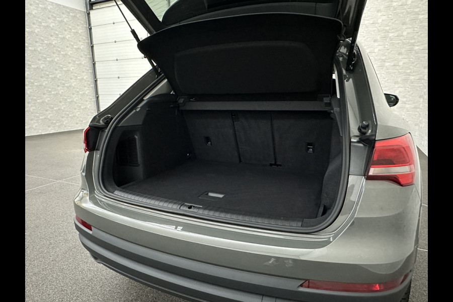 Audi Q3 45 TFSI e 245PK Hybrid | 96% SOH | Cruise Contol | Getint Glas | Dodehoek | Carplay | Navi | Chronos Grau | Side Assist |  30dkm! | 2022 | Rijklaarprijs incl. 12 mnd. Bovag Garantie.