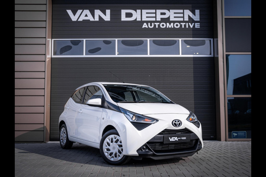 Toyota Aygo 1.0 VVT-i x-play - Automaat l NAP l Camera l App Carplay l Airco