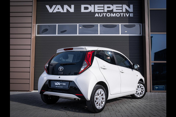 Toyota Aygo 1.0 VVT-i x-play - Automaat l NAP l Camera l App Carplay l Airco
