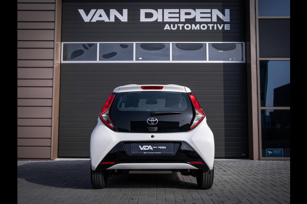 Toyota Aygo 1.0 VVT-i x-play - Automaat l NAP l Camera l App Carplay l Airco