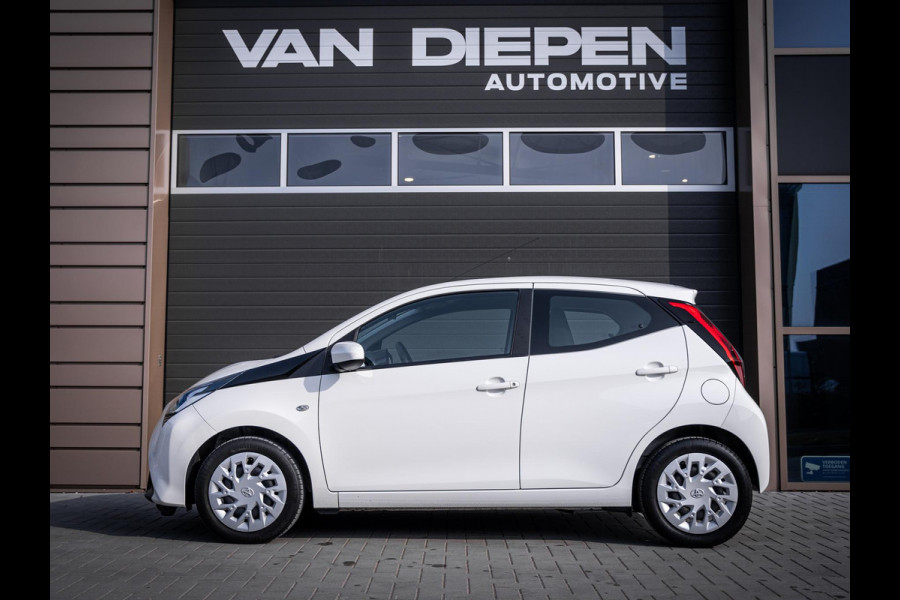 Toyota Aygo 1.0 VVT-i x-play - Automaat l NAP l Camera l App Carplay l Airco