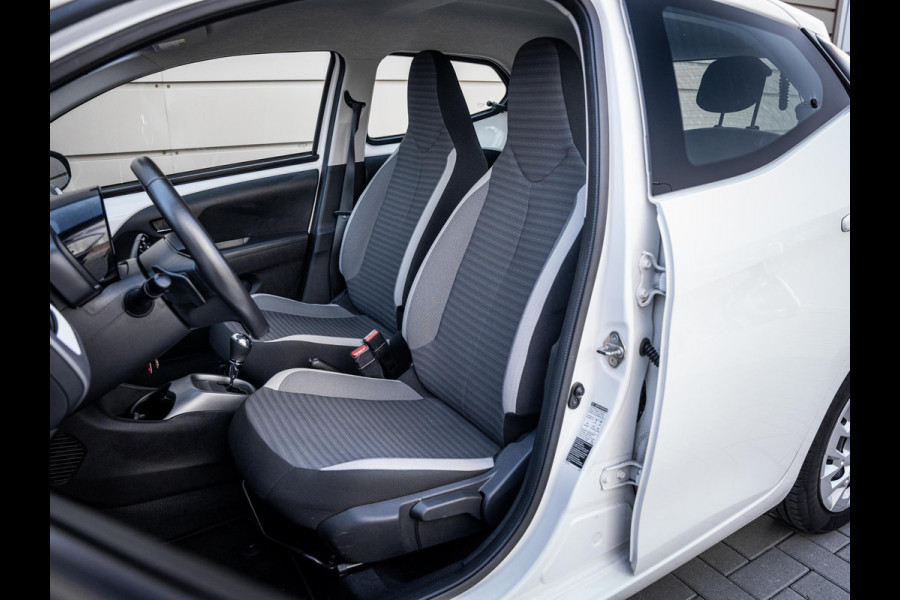 Toyota Aygo 1.0 VVT-i x-play - Automaat l NAP l Camera l App Carplay l Airco