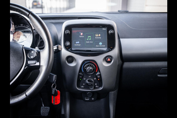 Toyota Aygo 1.0 VVT-i x-play - Automaat l NAP l Camera l App Carplay l Airco