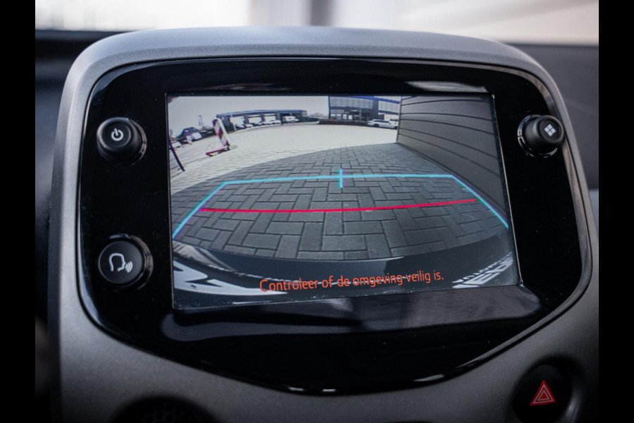Toyota Aygo 1.0 VVT-i x-play - Automaat l NAP l Camera l App Carplay l Airco