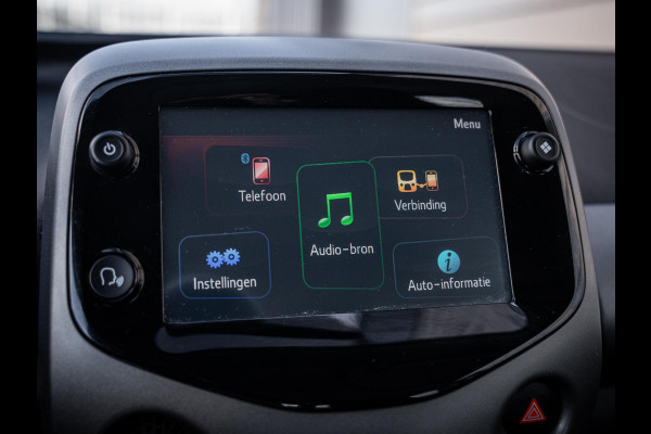 Toyota Aygo 1.0 VVT-i x-play - Automaat l NAP l Camera l App Carplay l Airco