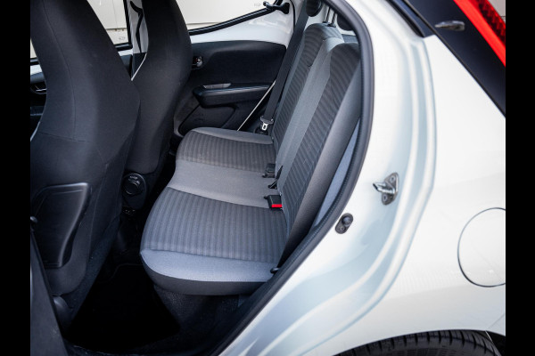 Toyota Aygo 1.0 VVT-i x-play - Automaat l NAP l Camera l App Carplay l Airco