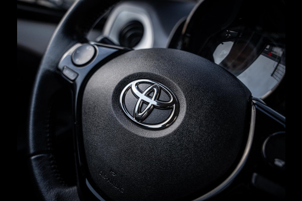 Toyota Aygo 1.0 VVT-i x-play - Automaat l NAP l Camera l App Carplay l Airco