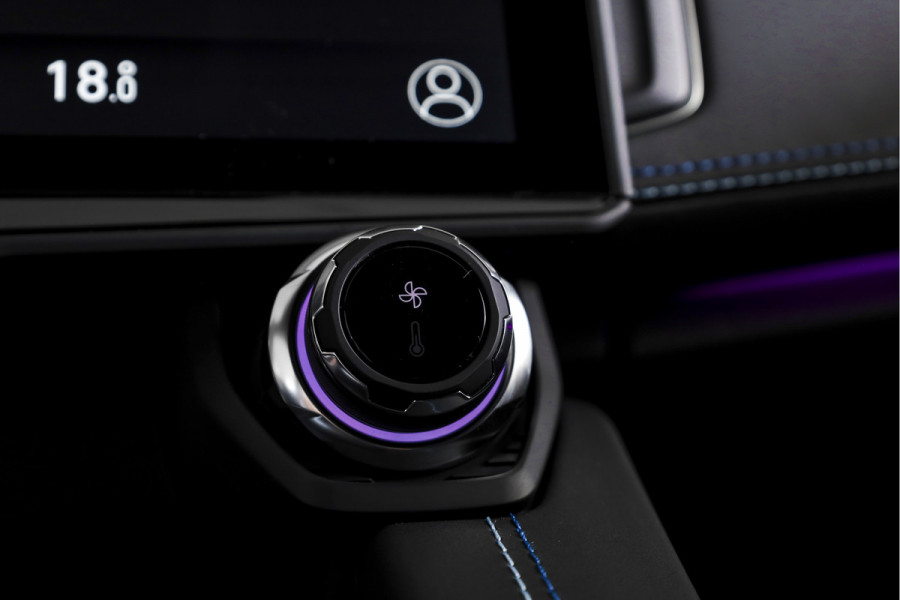 Lynk & Co 01 1.5 PHEV 261PK MY24 | Black pakket | Donkere hemel | 7.4 kWh Boordlader | Stoel-+Stuurverw. | 360 Camera | S/K-panodak | Adapt. Cruise | Memory | Elek. klep | LM 20" | 0721