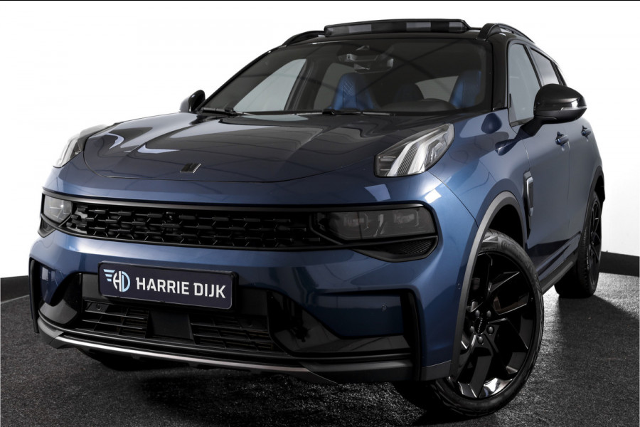Lynk & Co 01 1.5 PHEV 261PK MY24 | Black Pakket | Donkere hemel | 7.4 kWh Boordlader | Stoel-+Stuurverw. |  360 Camera S/K-panodak | Adapt. Cruise | Memory |  | Elek. klep | LM 20" | 1156