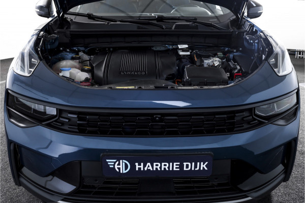 Lynk & Co 01 1.5 PHEV 261PK MY24 | Black Pakket | Donkere hemel | 7.4 kWh Boordlader | Stoel-+Stuurverw. |  360 Camera S/K-panodak | Adapt. Cruise | Memory |  | Elek. klep | LM 20" | 1156
