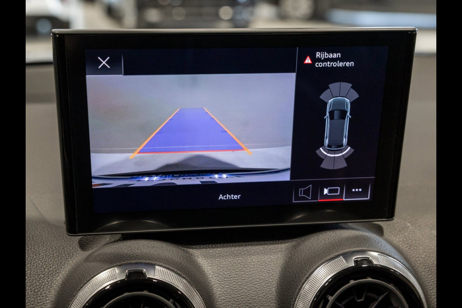 Audi Q2 35 TFSI S Edition / 150pk / Stoelverwarming / Achteruitrij camera / Adaptieve cruise control /