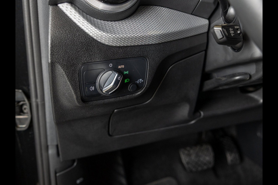 Audi Q2 35 TFSI S Edition / 150pk / Stoelverwarming / Achteruitrij camera / Adaptieve cruise control /