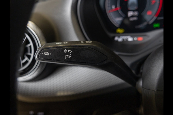 Audi Q2 35 TFSI S Edition / 150pk / Stoelverwarming / Achteruitrij camera / Adaptieve cruise control /
