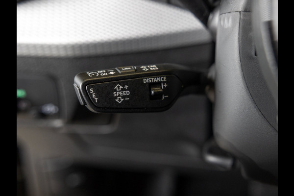 Audi Q2 35 TFSI S Edition / 150pk / Stoelverwarming / Achteruitrij camera / Adaptieve cruise control /