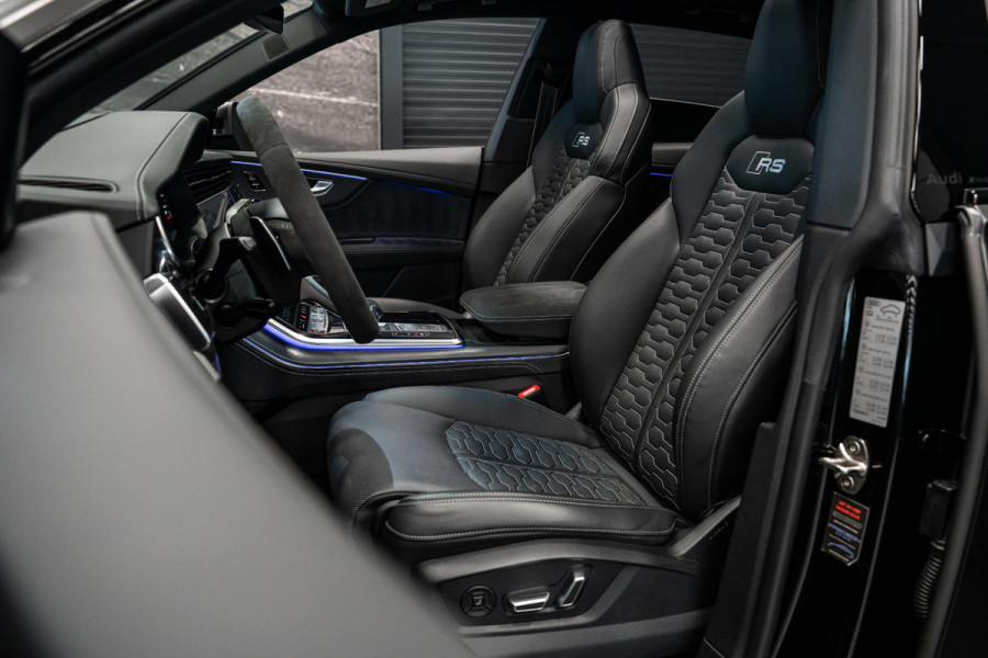 Audi Q8 4.0 TFSI RS Q8 quattro Performance *Achteras-besturing / Standkachel / Panorama / Bang & Olufsen / Stoelventilatie & massage / HUD*