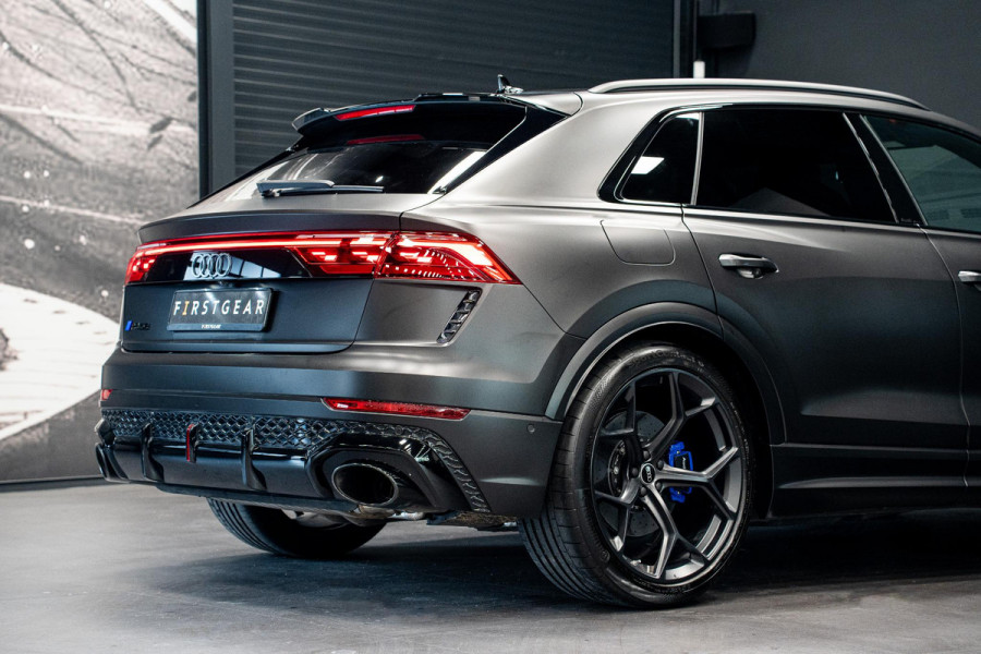 Audi Q8 4.0 TFSI RS Q8 quattro Performance *Achteras-besturing / Standkachel / Panorama / Bang & Olufsen / Stoelventilatie & massage / HUD*