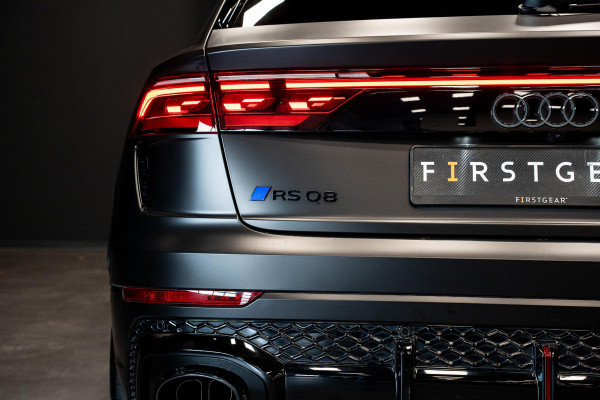Audi Q8 4.0 TFSI RS Q8 quattro Performance *Achteras-besturing / Standkachel / Panorama / Bang & Olufsen / Stoelventilatie & massage / HUD*