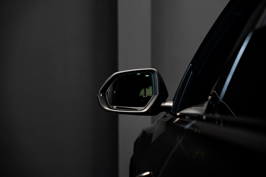 Audi Q8 4.0 TFSI RS Q8 quattro Performance *Achteras-besturing / Standkachel / Panorama / Bang & Olufsen / Stoelventilatie & massage / HUD*