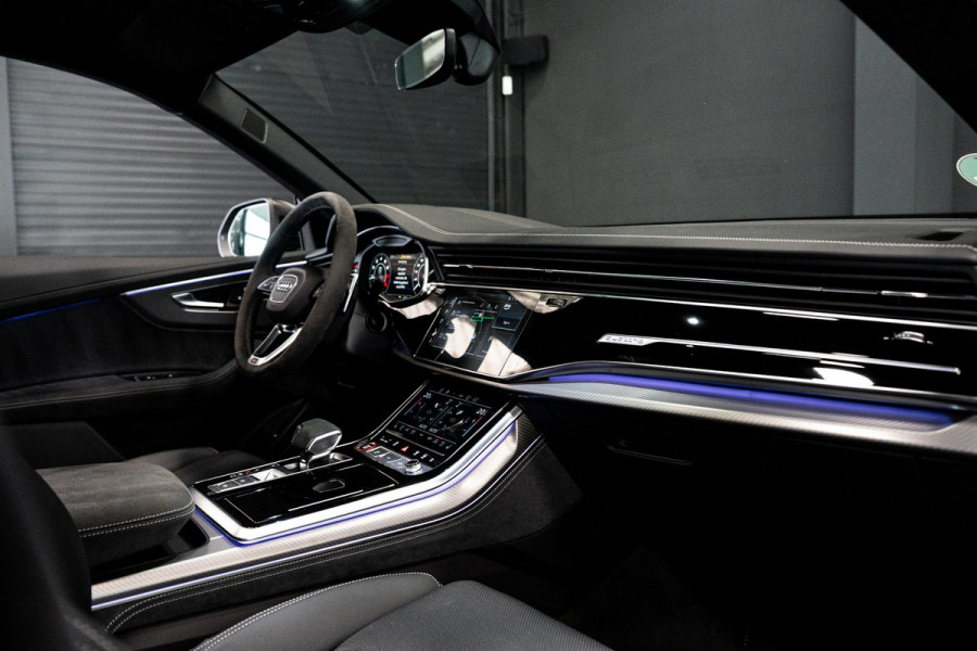 Audi Q8 4.0 TFSI RS Q8 quattro Performance *Achteras-besturing / Standkachel / Panorama / Bang & Olufsen / Stoelventilatie & massage / HUD*