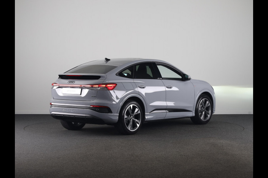 Audi Q4 Sportback e-tron 45 S edition Competition 82 kWh 286 pk | Assistentiepakket plus | Comfortpakket plus |Glazen panoramadak | Ambient lichtpakket |