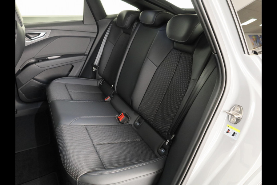 Audi Q4 Sportback e-tron 45 S edition Competition 82 kWh 286 pk | Assistentiepakket plus | Comfortpakket plus |Glazen panoramadak | Ambient lichtpakket |