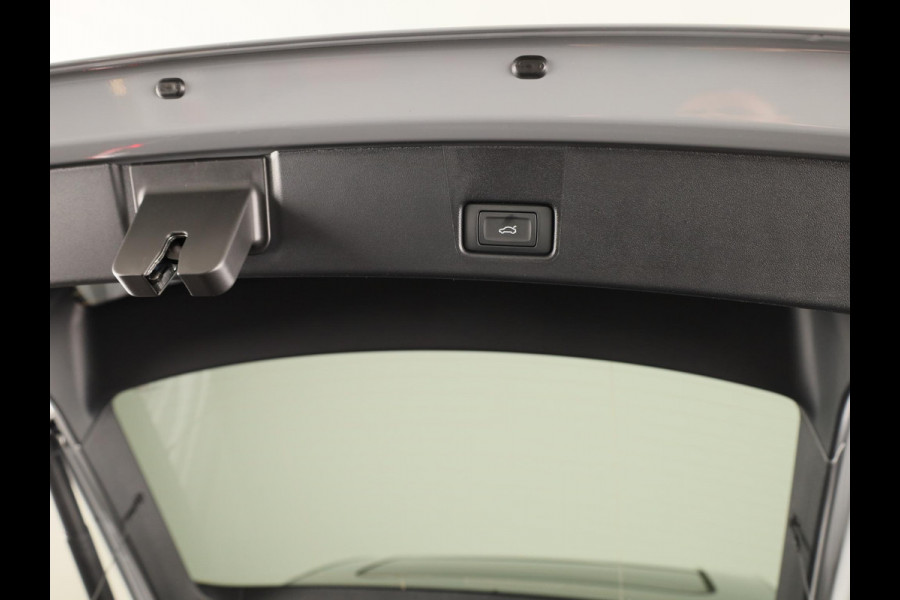 Audi Q4 Sportback e-tron 45 S edition Competition 82 kWh 286 pk | Assistentiepakket plus | Comfortpakket plus |Glazen panoramadak | Ambient lichtpakket |