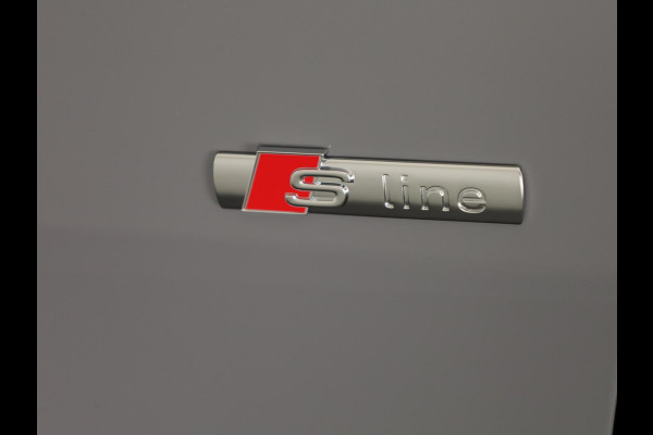 Audi Q4 Sportback e-tron 45 S edition Competition 82 kWh 286 pk | Assistentiepakket plus | Comfortpakket plus |Glazen panoramadak | Ambient lichtpakket |