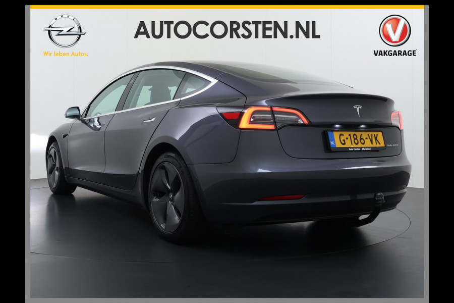 Tesla Model 3 Long Range AWD 75kWh Trekhaak AutoPilot Leeer Pano-dak Adaptive-Cruise Camera's Elektr.-Stuur+Stoelen+Spiegels+Geheugen+Easy-Ent Navi LED DAB Voorverwarmen interieur Keyless One-Pedal-Drive 4WD SOH 86% 1.000KG Trekgewicht Origineel Nederlandse Auto Fabrieksgarantie op Accu en Motor tot 19-12-2027/192.00km € 60.430 nieuw!