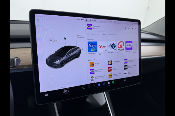 Tesla Model 3 Long Range AWD 75kWh Trekhaak AutoPilot Leeer Pano-dak Adaptive-Cruise Camera's Elektr.-Stuur+Stoelen+Spiegels+Geheugen+Easy-Ent Navi LED DAB Voorverwarmen interieur Keyless One-Pedal-Drive 4WD SOH 86% 1.000KG Trekgewicht Origineel Nederlandse Auto Fabrieksgarantie op Accu en Motor tot 19-12-2027/192.00km € 60.430 nieuw!