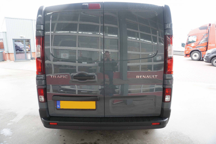 Renault Trafic 2.0 Blue dC1 150PK EDC T30 L2H1 Advance Automaat Schuifdeur L+R Nr. V064 | Airco | Cruise | Navigatie | Camera | All season