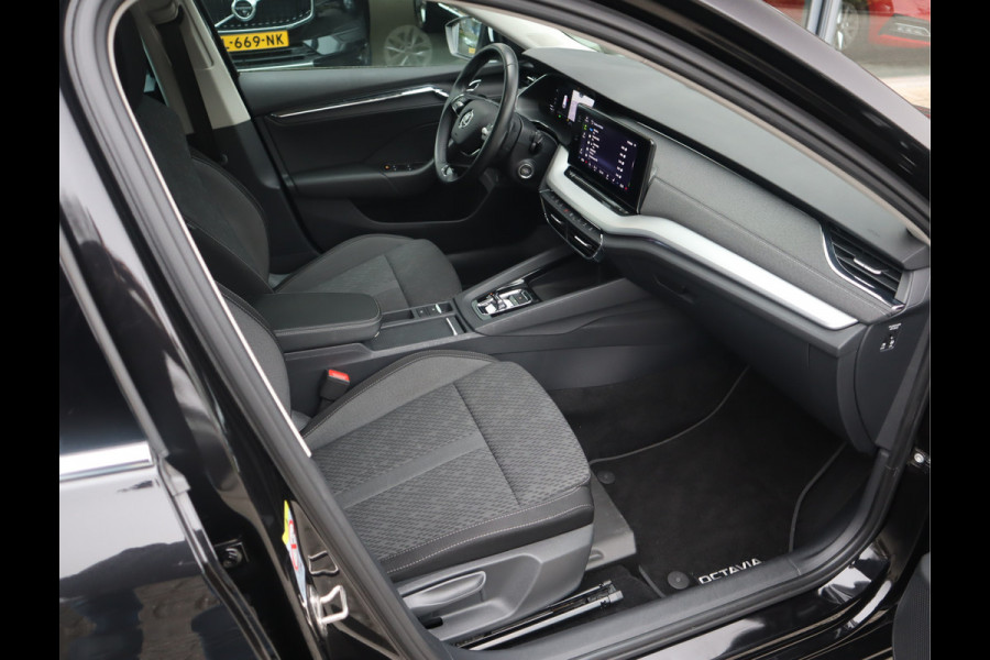 Škoda Octavia Combi 1.0 e-TSI Business Edition Plus Automaat