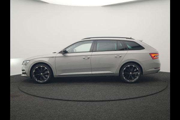 Škoda Superb Combi 1.4 TSI iV Sportline Business Plug In Hybrid 218pk Dealer O.H. PHEV | Trekhaak Af Fabriek | Adaptive Cruise | 360 Camera | Canton Audio | Alcantara Sportstoelen Memory & Verwarmd | Sfeerverlichting | Stuur Verwarmd | Keyless | Crystal LED | DAB |