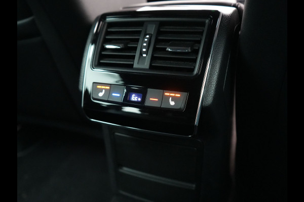 Škoda Superb Combi 1.4 TSI iV Sportline Business Plug In Hybrid 218pk Dealer O.H. PHEV | Trekhaak Af Fabriek | Adaptive Cruise | 360 Camera | Canton Audio | Alcantara Sportstoelen Memory & Verwarmd | Sfeerverlichting | Stuur Verwarmd | Keyless | Crystal LED | DAB |
