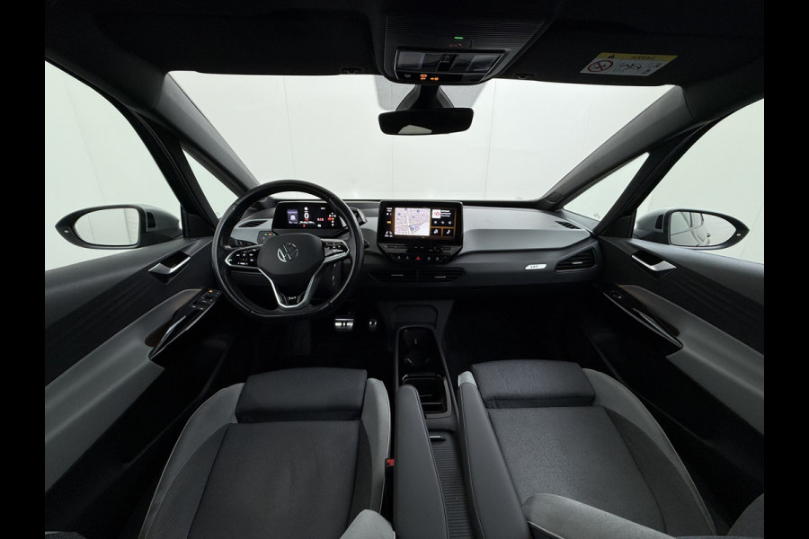 Volkswagen ID.3 First Max 62kWh Pano-dak 20"lm Head-Up-Display Adap.Cruise Camera Elek.Stoelen Navi Ecc Keyless Advanced Head-Up Matrix-Led SOH 91% Ergo Active Stoelen+Stuur+Stoelverwarming Led-a-licht dynamisch Apple Carplay Android Auto Dodehoek detector Dealeronderhouden Origineel Nederlandse Auto € 49.175,- nieuw!