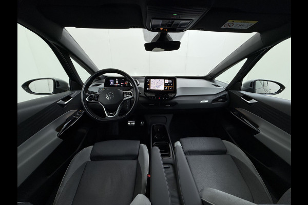 Volkswagen ID.3 First Max 62kWh Pano-dak 20"lm Head-Up-Display Adap.Cruise Camera Elek.Stoelen Navi Ecc Keyless Advanced Head-Up Matrix-Led SOH 91% Ergo Active Stoelen+Stuur+Stoelverwarming Led-a-licht dynamisch Apple Carplay Android Auto Dodehoek detector Dealeronderhouden Origineel Nederlandse Auto € 49.175,- nieuw!