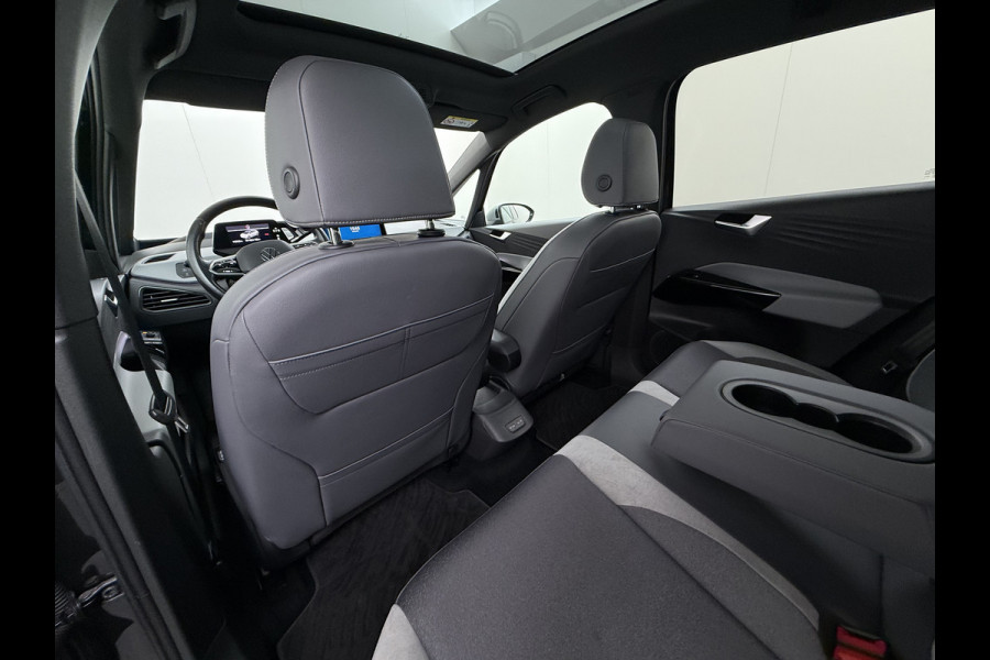 Volkswagen ID.3 First Max 62kWh Pano-dak 20"lm Head-Up-Display Adap.Cruise Camera Elek.Stoelen Navi Ecc Keyless Advanced Head-Up Matrix-Led SOH 91% Ergo Active Stoelen+Stuur+Stoelverwarming Led-a-licht dynamisch Apple Carplay Android Auto Dodehoek detector Dealeronderhouden Origineel Nederlandse Auto € 49.175,- nieuw!