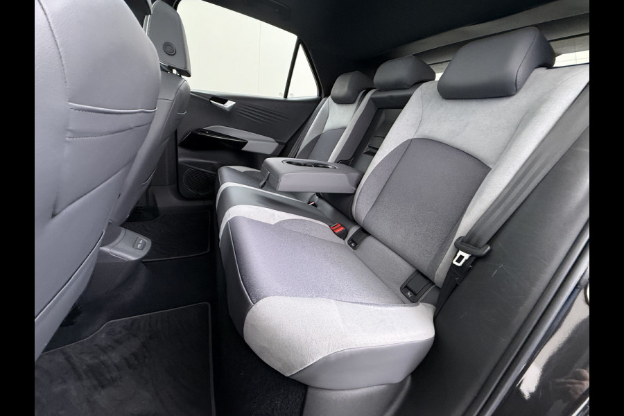 Volkswagen ID.3 First Max 62kWh Pano-dak 20"lm Head-Up-Display Adap.Cruise Camera Elek.Stoelen Navi Ecc Keyless Advanced Head-Up Matrix-Led SOH 91% Ergo Active Stoelen+Stuur+Stoelverwarming Led-a-licht dynamisch Apple Carplay Android Auto Dodehoek detector Dealeronderhouden Origineel Nederlandse Auto € 49.175,- nieuw!