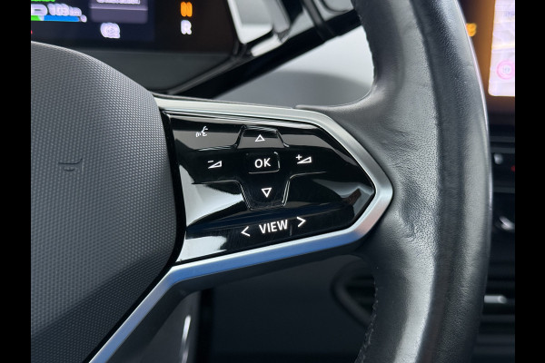 Volkswagen ID.3 First Max 62kWh Pano-dak 20"lm Head-Up-Display Adap.Cruise Camera Elek.Stoelen Navi Ecc Keyless Advanced Head-Up Matrix-Led SOH 91% Ergo Active Stoelen+Stuur+Stoelverwarming Led-a-licht dynamisch Apple Carplay Android Auto Dodehoek detector Dealeronderhouden Origineel Nederlandse Auto € 49.175,- nieuw!