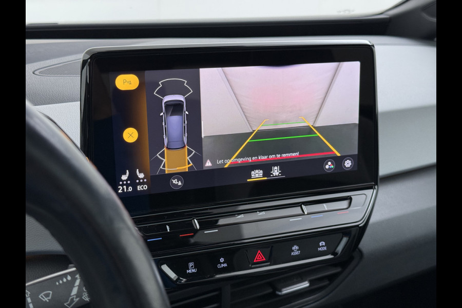 Volkswagen ID.3 First Max 62kWh Pano-dak 20"lm Head-Up-Display Adap.Cruise Camera Elek.Stoelen Navi Ecc Keyless Advanced Head-Up Matrix-Led SOH 91% Ergo Active Stoelen+Stuur+Stoelverwarming Led-a-licht dynamisch Apple Carplay Android Auto Dodehoek detector Dealeronderhouden Origineel Nederlandse Auto € 49.175,- nieuw!